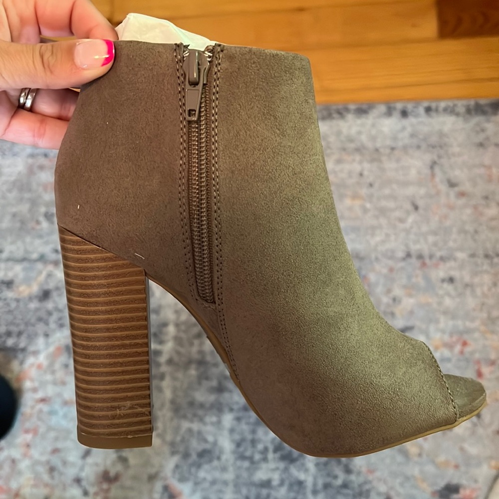 Heeled booties